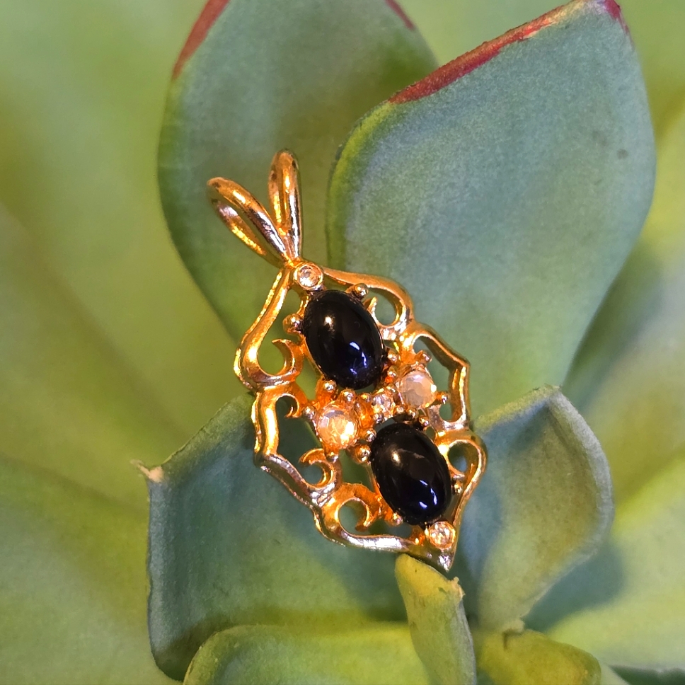 Vintage 70s Lind Gold Electroplated G.E.P. Onyx Simulated Diamonds Victorian Rev